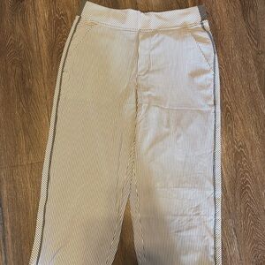 Athleta gray and white pant 4T